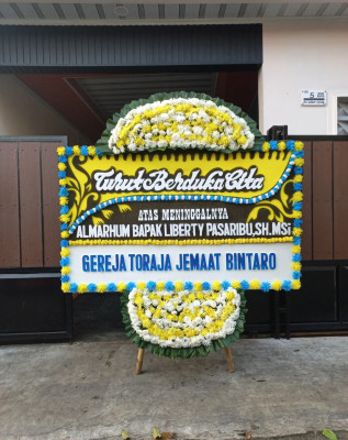 Papan Bunga Duka di Batu Besar